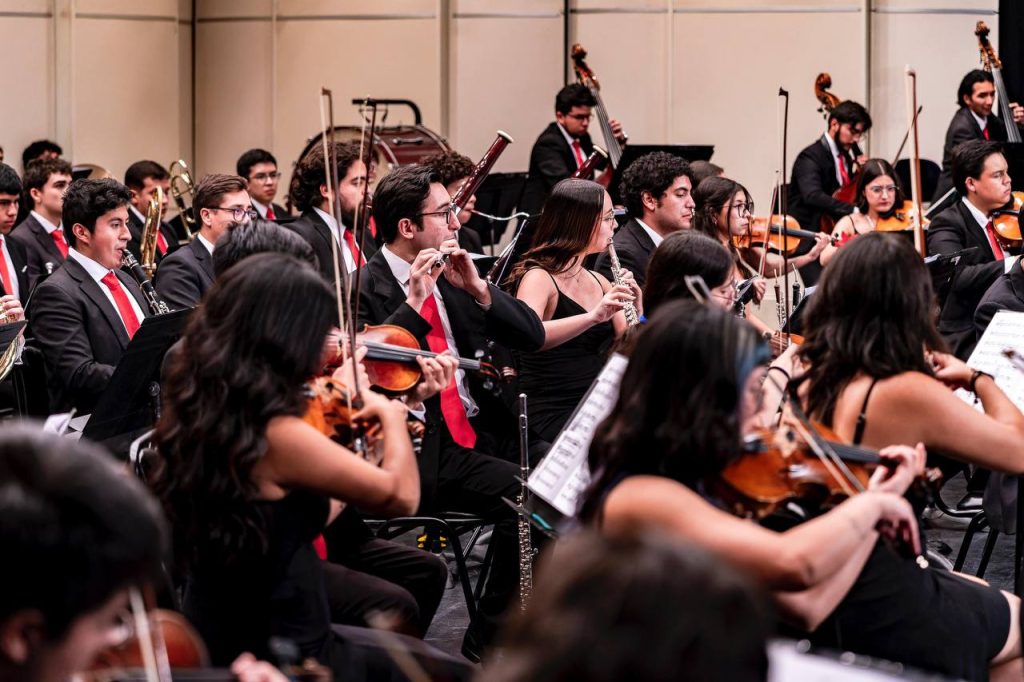 Imagen principal: Teatro Municipal de Viña invita a reencontrarse con la memoria, las artes y el patrimonio en su cartelera de mayo