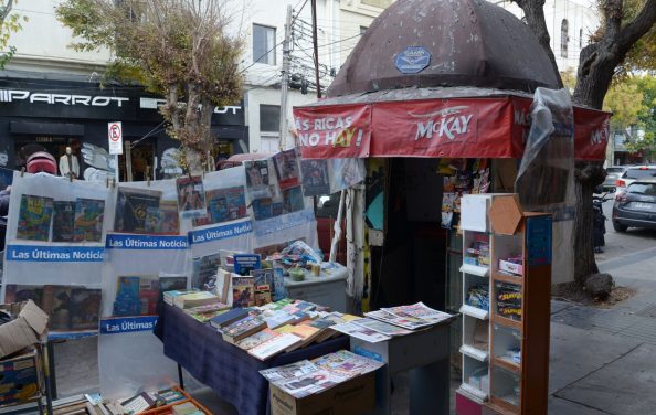 Imagen de noticia: Municipio de Viña del mar repondrá 16 kioskos y anaqueles y capacitará a los suplementeros  en desarrollo turístico