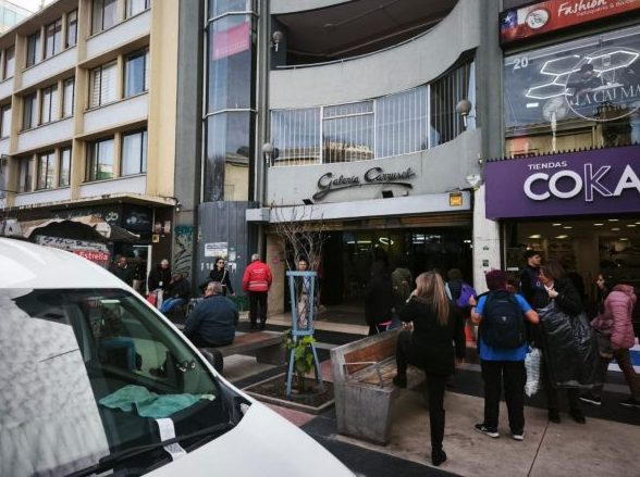 Imagen de la noticia Operativo de fiscalización permite incautación de productos falsificados y detención de dos personas en céntrica galería comercial de Viña del Mar