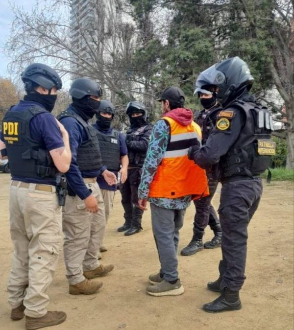 Imagen principal: Viña del Mar: 4 detenidos y un vehículo recuperado dejó operativo conjunto de Seguridad Pública municipal y PDI en plan de la ciudad