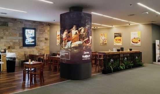 Imagen de noticia: Importante promoción internacional para Viña del Mar: aeropuertos internacionales exhiben pinturas del Palacio Vergara