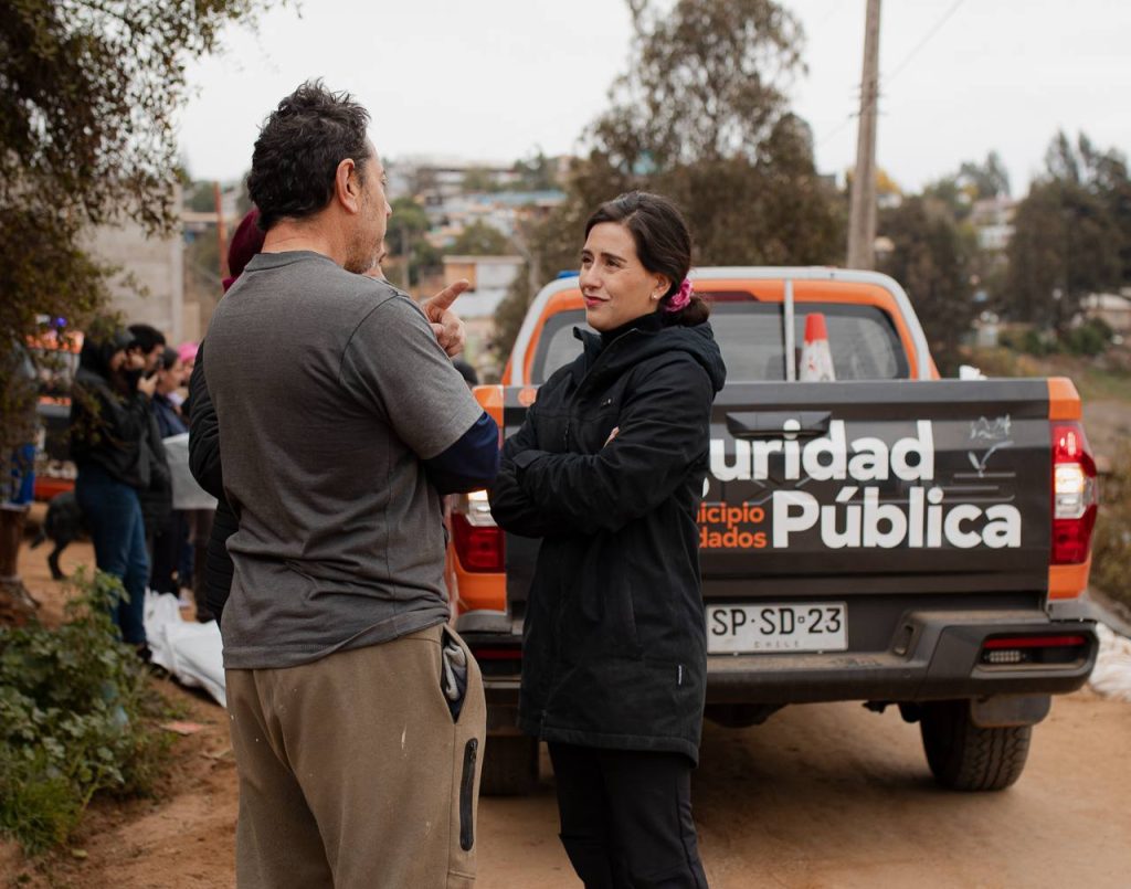Imagen principal: Alcaldesa Macarena Ripamonti inspeccionó medidas de seguridad dispuestas en la comuna ante emergencia por lluvias