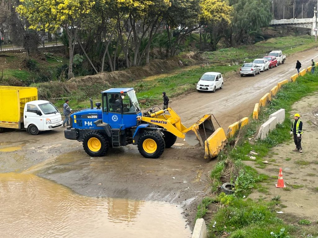 Imagen principal: Inicia cierre total de todos los ingresos del Estero y retiran barreras new jersey del caudal