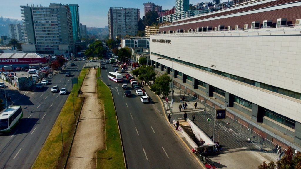Imagen principal: Municipio de Viña del Mar refuerza seguridad con nuevas luminarias en sector de hospital Gustavo Fricke