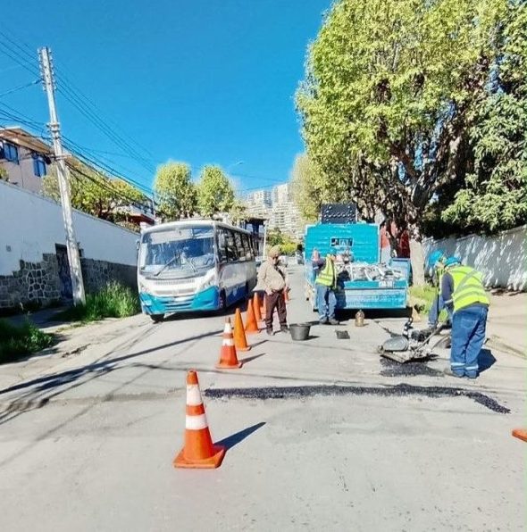 Imagen de la noticia Municipio de Viña del Mar intensifica plan de bacheo de calles tras paso de sistemas frontales