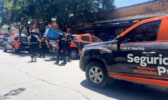 Imagen de la noticia Municipio de Viña del Mar presentará querella por agresión con cloro a inspectores y carabineros que realizaban operativo contra el comercio ilegal
