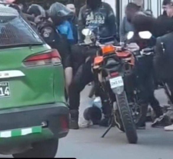 Imagen de la noticia Eficaz acción de Seguridad Pública de Viña del Mar permite detener a dos motochorros extranjeros que portaban un arma de fuego