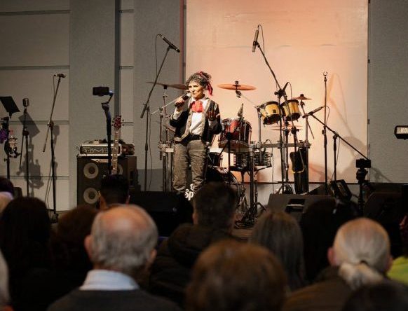 Imagen de noticia: Se abrieron las postulaciones para el 3er Festival Municipal del Cantar Años Dorados 2026