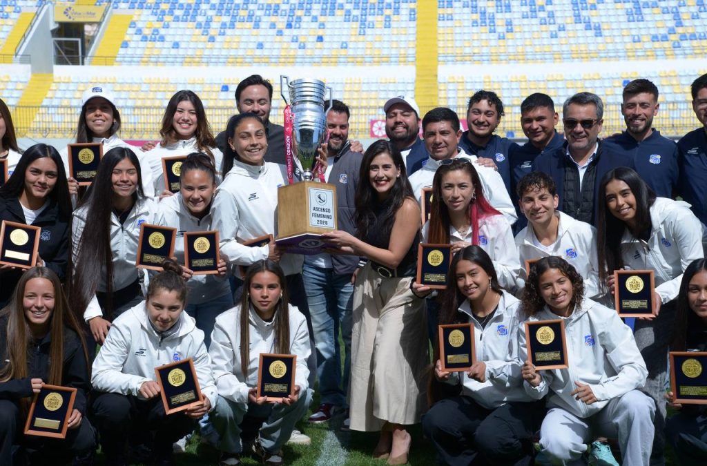 Reconocimiento a Everton femenino