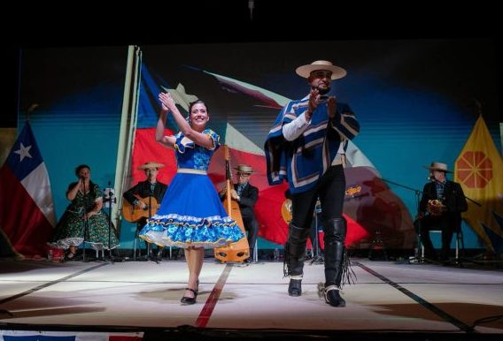 Imagen de la noticia Alcaldesa Macarena Ripamonti brindó el primer pie de cueca para dar la bienvenida a las Fiestas Patrias en Viña del Mar