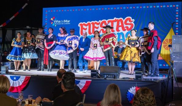 Imagen de la noticia Alcaldesa Macarena Ripamonti brindó el primer pie de cueca para dar la bienvenida a las Fiestas Patrias en Viña del Mar