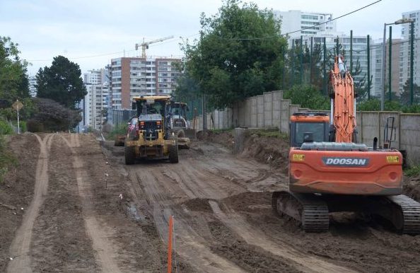 Imagen de noticia: Municipio de Viña del Mar inició obras de pavimentación de calle Riñihue de Reñaca: será una nueva vía de conexión