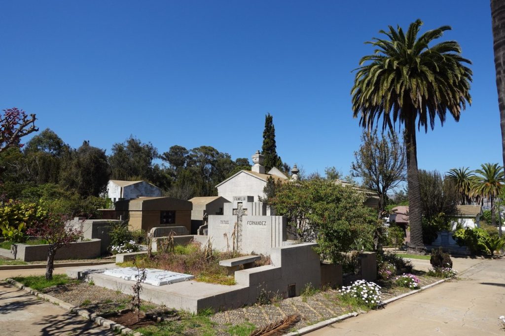 Imagen principal: Cementerio Santa Inés refuerza medidas de acceso y seguridad para recibir a visitantes en el Día de Todos los Santos